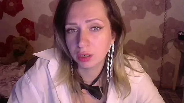 Snapshot of Queen_Daenerys chatting on September 30, 4:35 pm Queen Daenerys online show from September 30, 4:35 pm