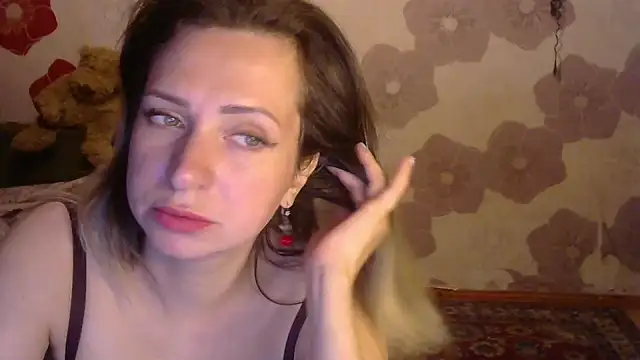 Snapshot of Queen_Daenerys chatting on September 12, 7:57 pm Queen Daenerys online show from September 12, 7:57 pm
