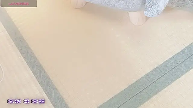 Hina-Happy online show from December 4, 1:15 am