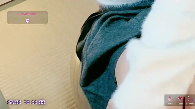 Hina-Happy online show from December 1, 2:12 am