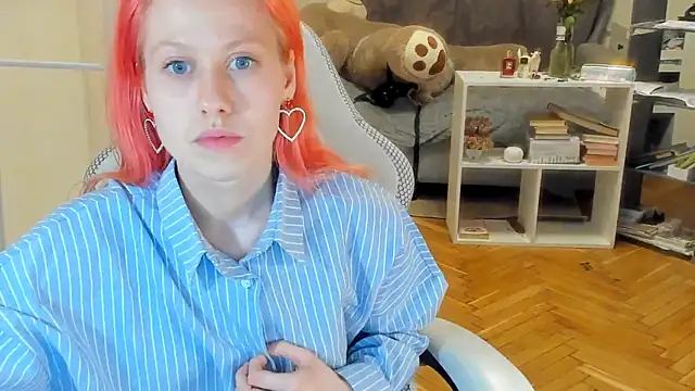 Snapshot of Silly__Milly chatting on March 7, 9:38 pm Silly  Milly online show from March 7, 9:38 pm