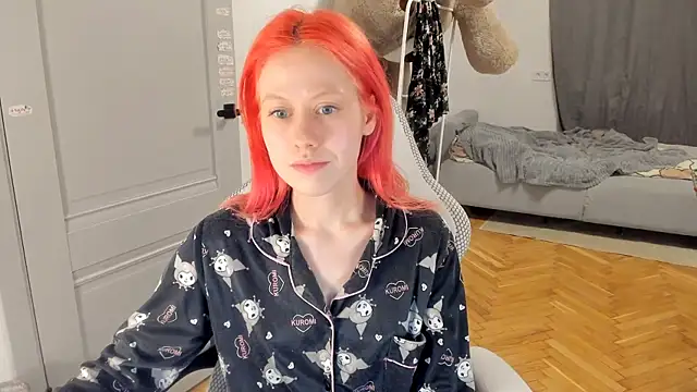 Snapshot of Silly__Milly chatting on February 3, 2:45 pm Silly  Milly online show from February 3, 2:45 pm