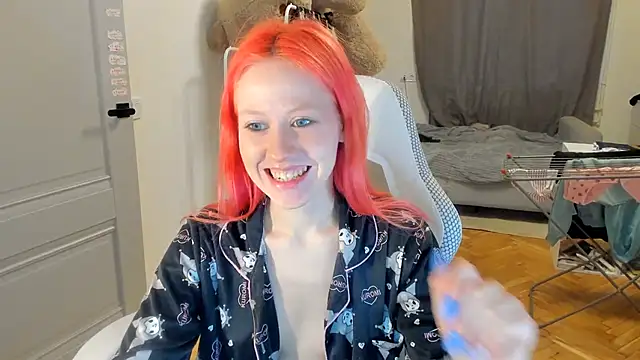 Snapshot of Silly__Milly chatting on February 1, 12:58 pm Silly  Milly online show from February 1, 12:58 pm
