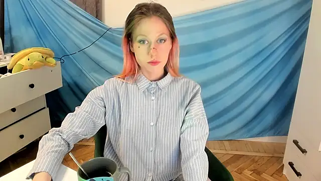 Snapshot of Silly__Milly chatting on October 27, 9:16 pm Silly  Milly online show from October 27, 9:16 pm
