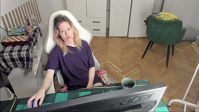 Snapshot of Silly__Milly chatting on July 21, 4:36 am Silly Milly online show from July 21, 4:36 am