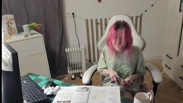 Snapshot of Silly__Milly chatting on March 23, 5:13 pm Silly Milly online show from March 23, 5:13 pm