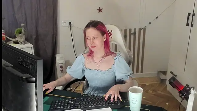 Snapshot of Silly__Milly chatting on March 17, 3:26 pm Silly Milly online show from March 17, 3:26 pm