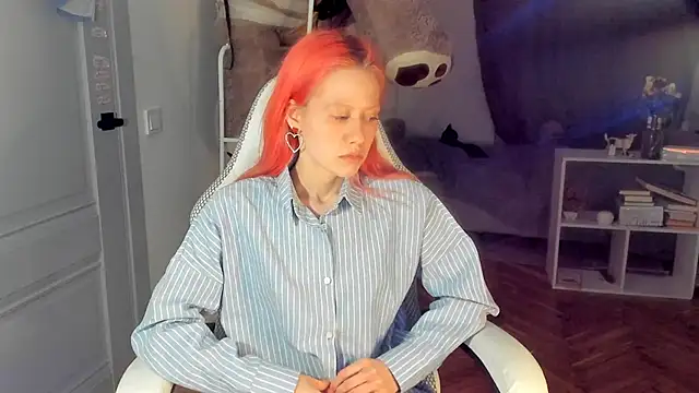 Snapshot of Silly__Milly chatting on March 7, 6:11 pm Silly  Milly online show from March 7, 6:11 pm