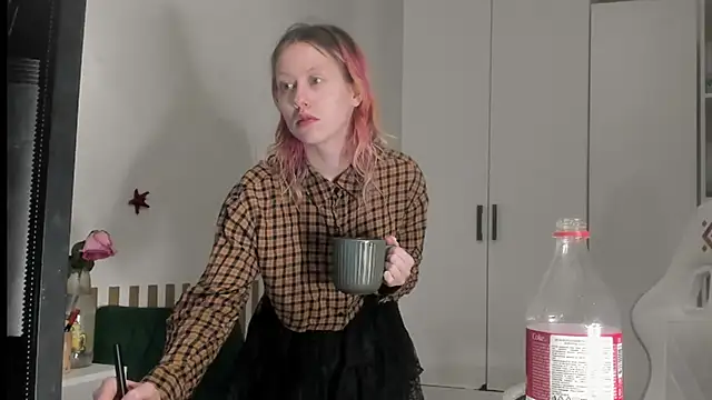 Snapshot of Silly__Milly chatting on May 24, 1:16 am Silly Milly online show from May 24, 1:16 am