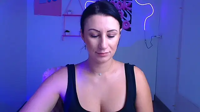 Snapshot of Loren_Moa chatting on November 12, 1:04 pm Loren Moa online show from November 12, 1:04 pm