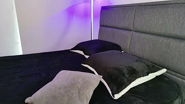 lady ni  online show from January 8, 1:50 pm