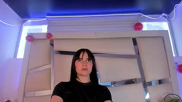 chrystal js online show from January 12, 1:40 pm