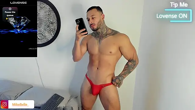 Snapshot of mike_belle chatting on November 21, 1:32 pm mike belle online show from November 21, 1:32 pm