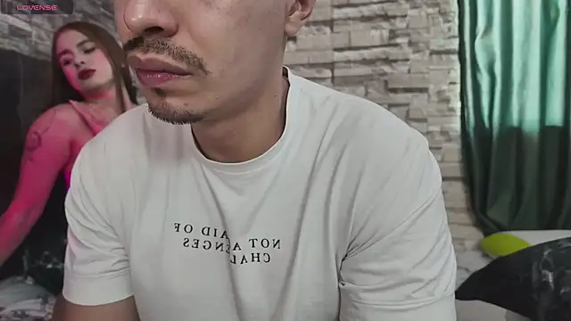 HotCouple 697 online show from March 19, 4:07 pm