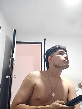 zCedri5CampE online show from April 20, 5:47 pm