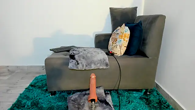 Amelie hills02 online show from April 9, 10:10 am