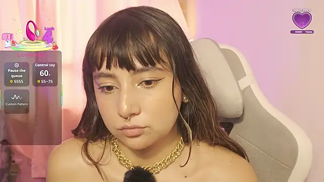 Snapshot of emitaa17228o chatting on December 4, 7:02 pm emitaa17228o online show from December 4, 7:02 pm