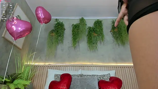 Snapshot of Lana_Lann chatting on February 16, 11:49 am Lana Lann online show from February 16, 11:49 am