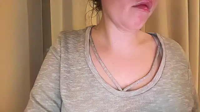 Snapshot of Sandysecret chatting on March 9, 7:50 pm Sandysecret online show from March 9, 7:50 pm