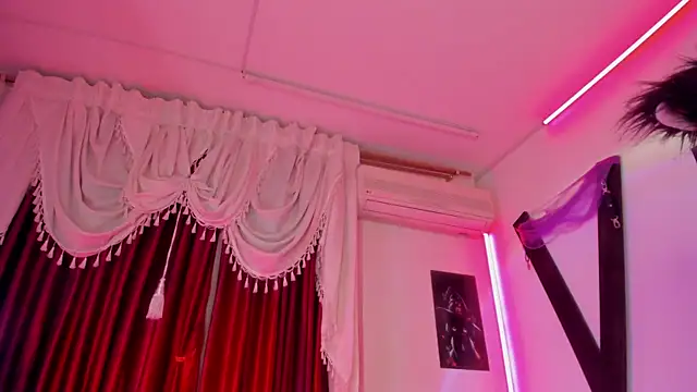 Little Naughtty online show from October 27, 1:12 pm