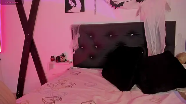 Little Naughtty online show from October 23, 1:32 pm