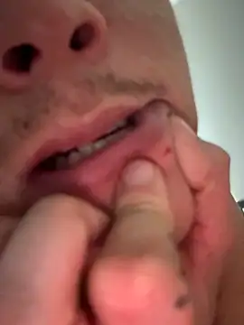 Snapshot of cuckholdnow123 chatting on November 4, 7:39 pm cuckholdnow123 online show from November 4, 7:39 pm