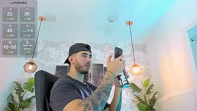 Snapshot of Nate_franco chatting on February 26, 3:39 am Nate franco online show from February 26, 3:39 am