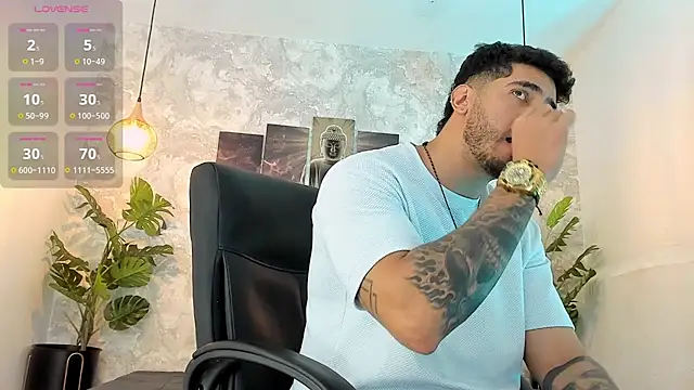 Snapshot of Nate_franco chatting on July 8, 4:24 am Nate franco online show from July 8, 4:24 am