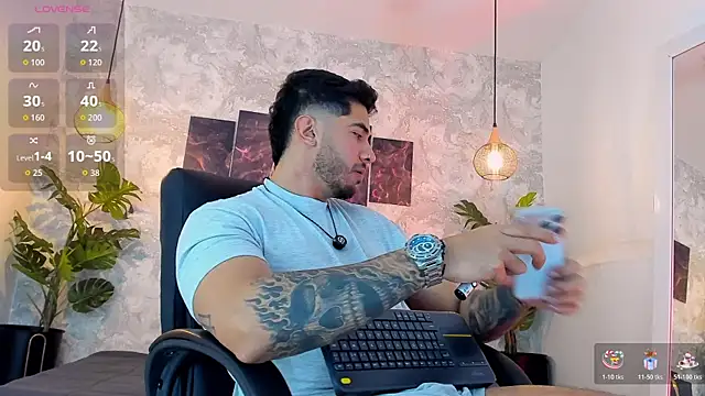 Snapshot of Nate_franco chatting on July 13, 5:29 am Nate franco online show from July 13, 5:29 am