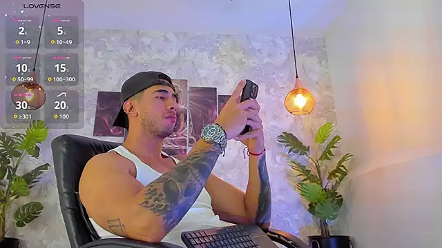 Snapshot of Nate_franco chatting on February 5, 2:29 am Nate franco online show from February 5, 2:29 am