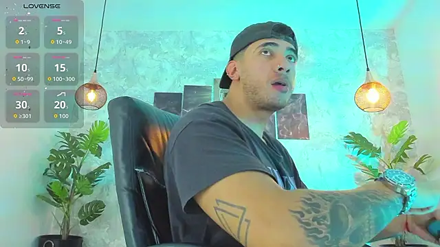 Snapshot of Nate_franco chatting on February 3, 4:10 am Nate franco online show from February 3, 4:10 am