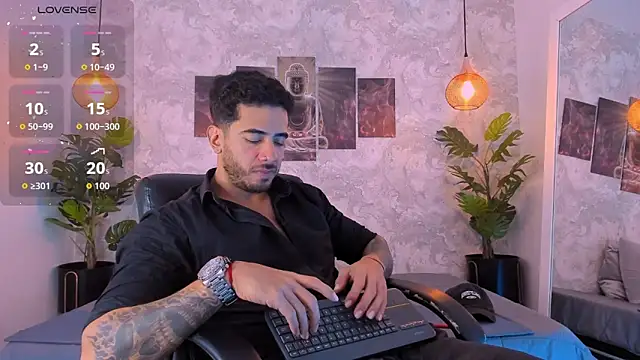 Snapshot of Nate_franco chatting on December 21, 2:13 am Nate franco online show from December 21, 2:13 am