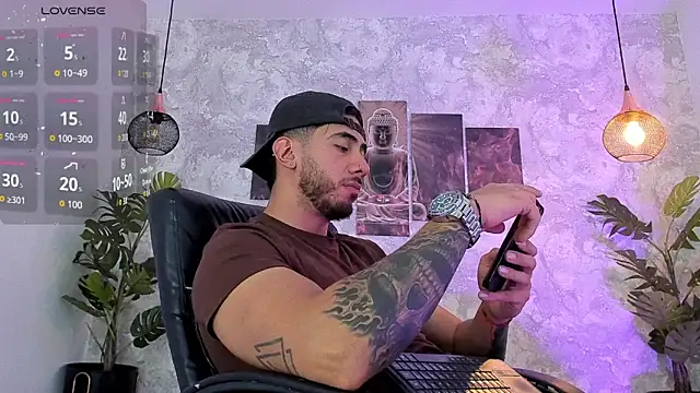 Snapshot of Nate_franco chatting on January 17, 3:32 am Nate franco online show from January 17, 3:32 am