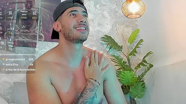 Snapshot of Nate_franco chatting on February 12, 3:56 pm Nate franco online show from February 12, 3:56 pm