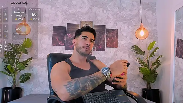 Snapshot of Nate_franco chatting on December 17, 3:33 am Nate franco online show from December 17, 3:33 am