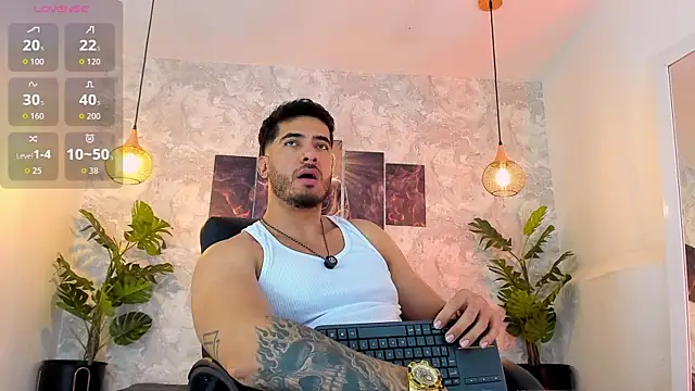 Snapshot of Nate_franco chatting on July 14, 5:45 am Nate franco online show from July 14, 5:45 am