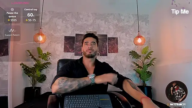 Snapshot of Nate_franco chatting on October 18, 3:30 am Nate franco online show from October 18, 3:30 am