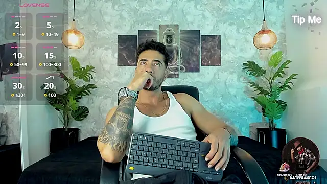 Snapshot of Nate_franco chatting on October 12, 12:56 am Nate franco online show from October 12, 12:56 am