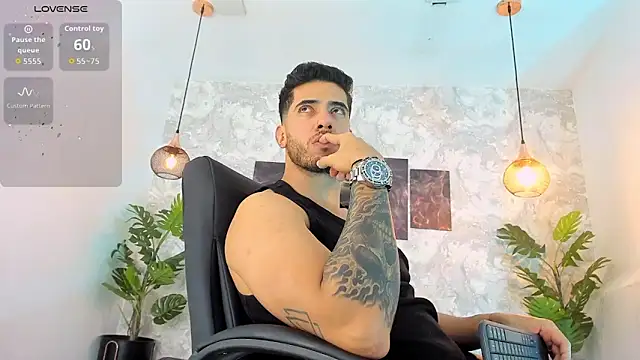 Snapshot of Nate_franco chatting on February 25, 4:45 am Nate franco online show from February 25, 4:45 am