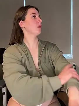 nerdynina online show from February 16, 8:22 pm