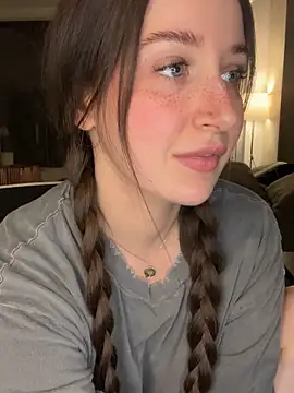 nerdynina online show from April 23, 3:02 am