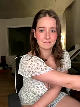 nerdynina online show from November 12, 12:48 am