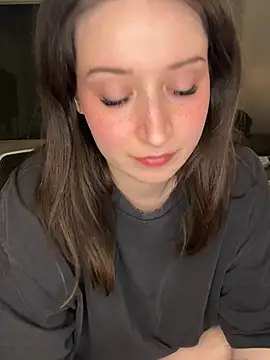 nerdynina online show from January 18, 1:31 am