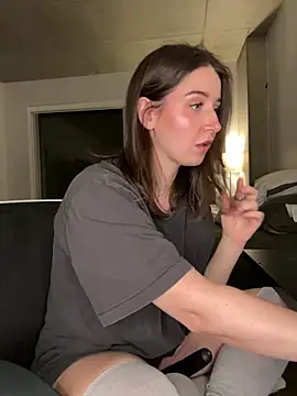 nerdynina online show from November 8, 10:24 pm