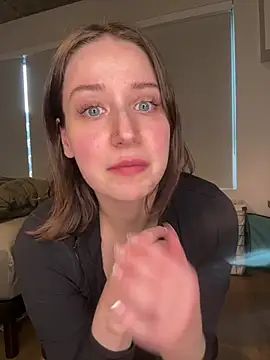 nerdynina online show from March 14, 10:16 pm