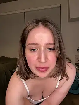 nerdynina online show from February 18, 1:21 am