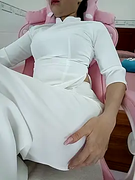    Erin    online show from October 6, 4:08 pm
