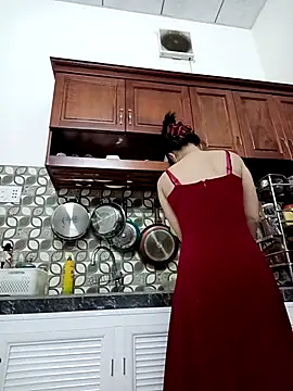    Erin    online show from November 4, 3:43 am