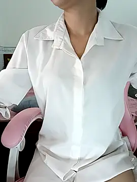    Erin    online show from November 10, 3:22 am