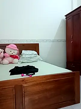    Erin    online show from March 19, 2:22 am